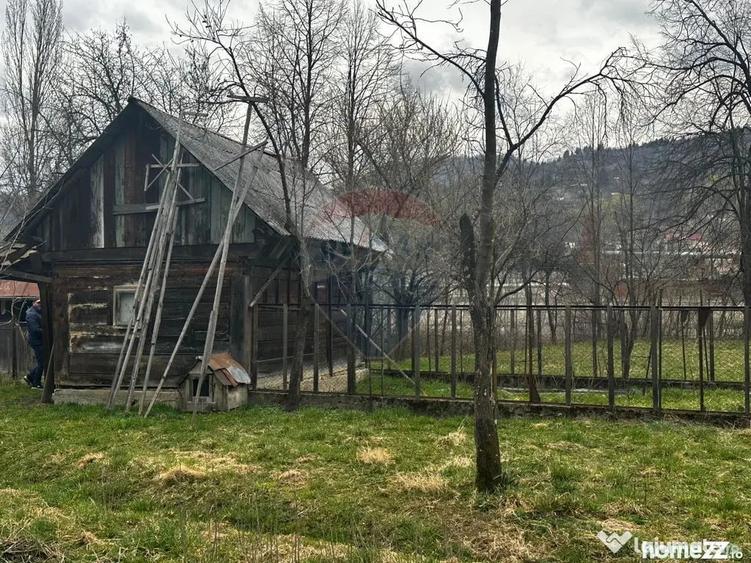 Casă cu 3 camere cu Teren 3440 Mp în Central