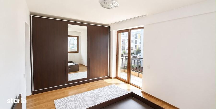 Apartament cu 3 camere semidecomandat în Florești