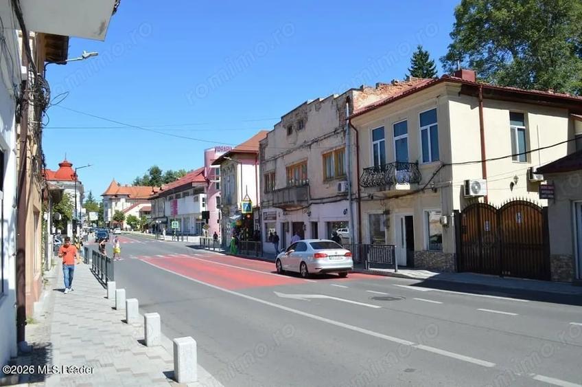 Casă cu Teren 1339 Mp în Central