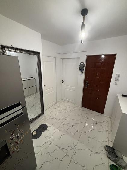 Apartament cu 3 camere decomandat în Buzaului