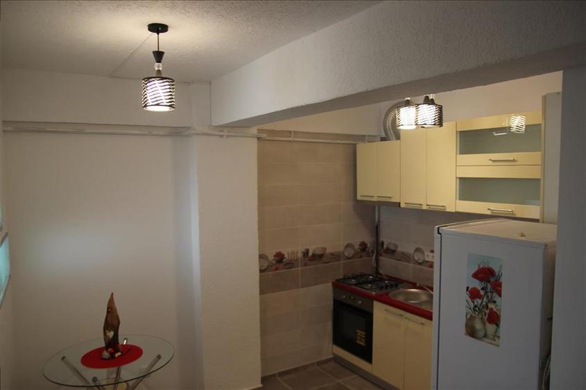 Apartament cu 2 camere semidecomandat în Exterior Sud