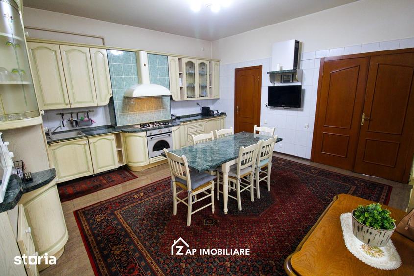 Casă cu 7 camere cu Teren 1259 Mp în Unirii