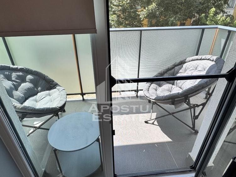 Apartament cu 2 camere semidecomandat în Girocului