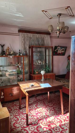 Casă cu 4 camere semidecomandat în Central
