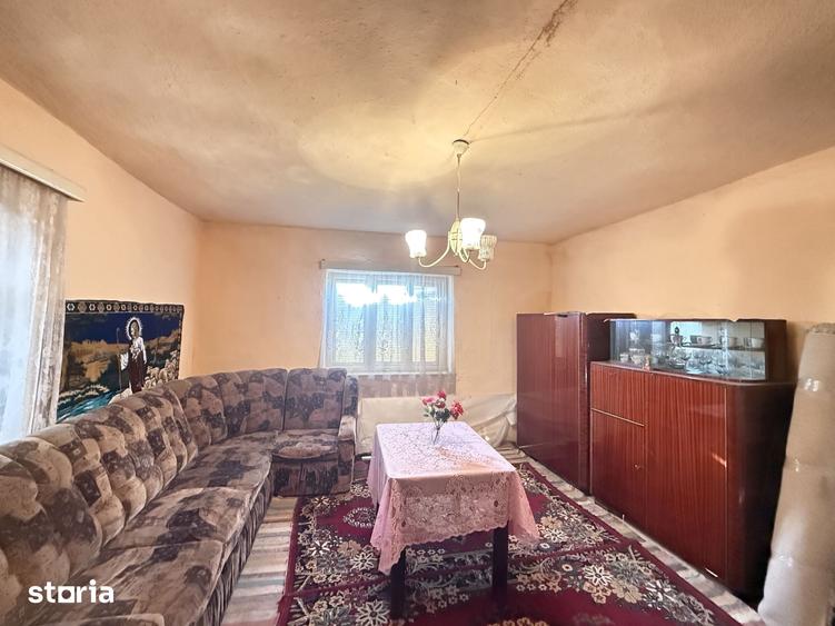 Casă cu 3 camere cu Teren 2195 Mp în Central