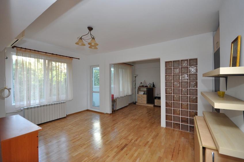 Apartament cu 3 camere semidecomandat în Militari