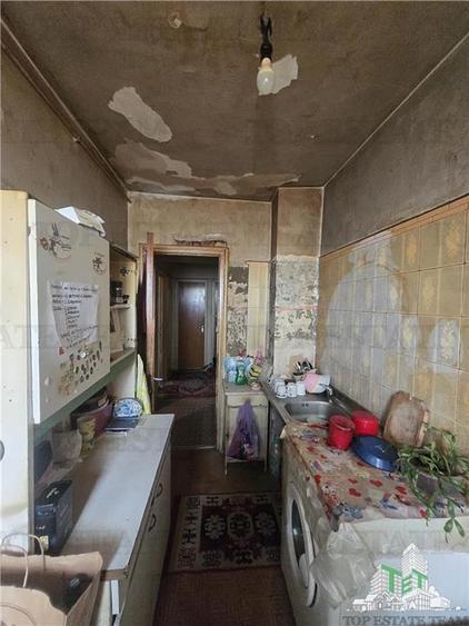 Apartament cu 3 camere decomandat în Drumul Taberei