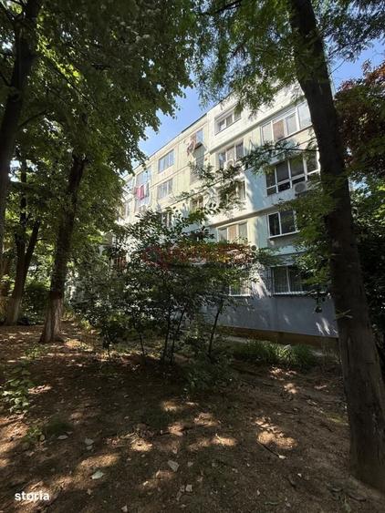Garsonieră decomandată în Drumul Găzarului