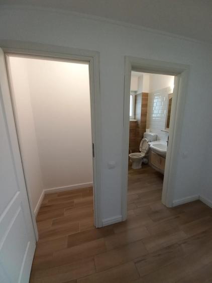 Casă individuală cu 5 camere cu Teren 500 Mp în Exterior Vest