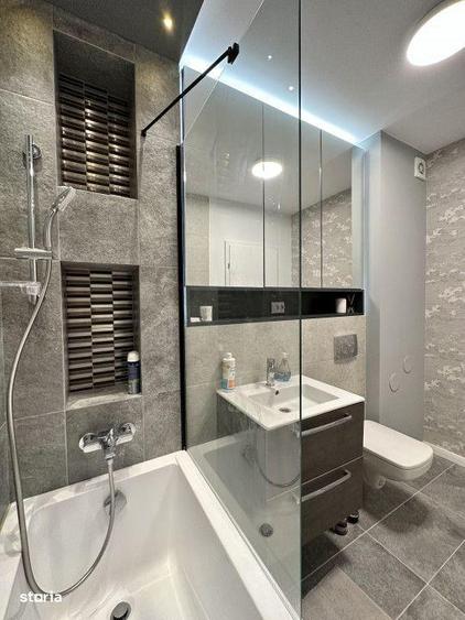 Apartament cu 3 camere, mobilat în Central
