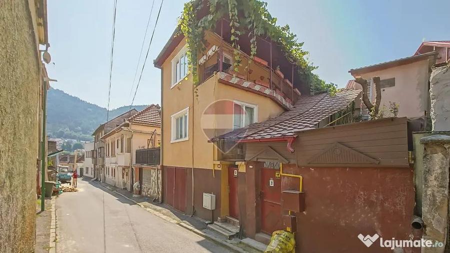 Casă cu 3 camere cu Teren 104 Mp în Central