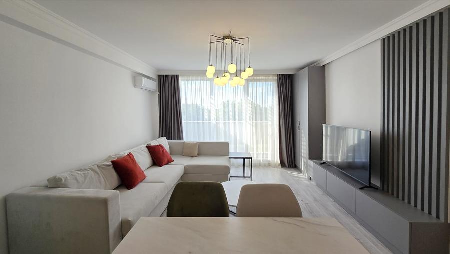 Apartament cu 3 camere decomandat în Iancu Nicolae
