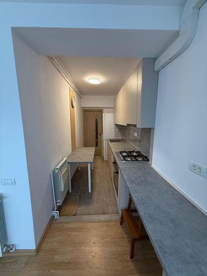 Apartament cu 2 camere semidecomandat în 1 Mai