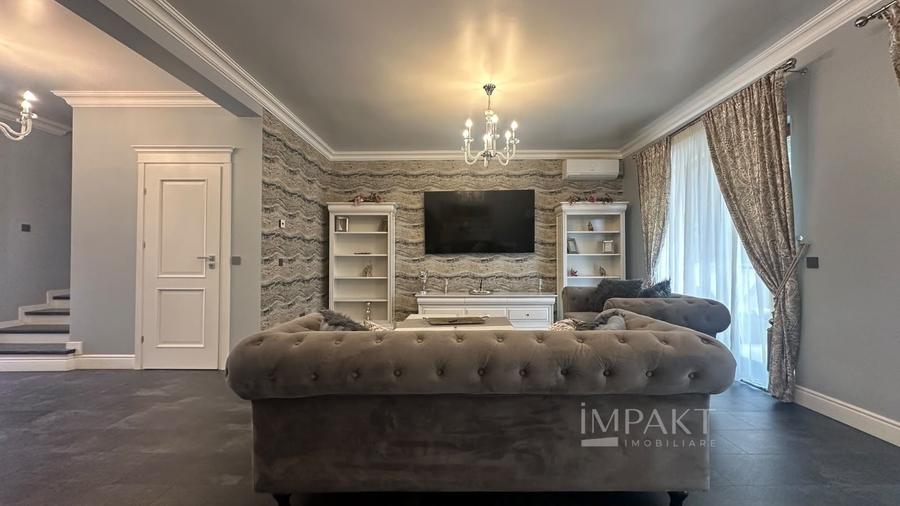 Casă individuală cu 4 camere decomandat cu Piscina în Gruia