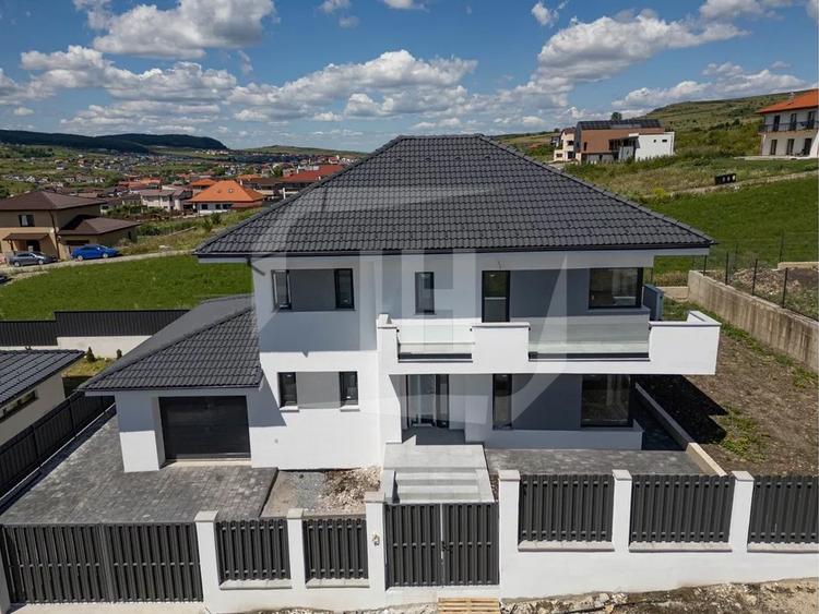 Casă individuală cu 4 camere cu Canalizare în Chinteni