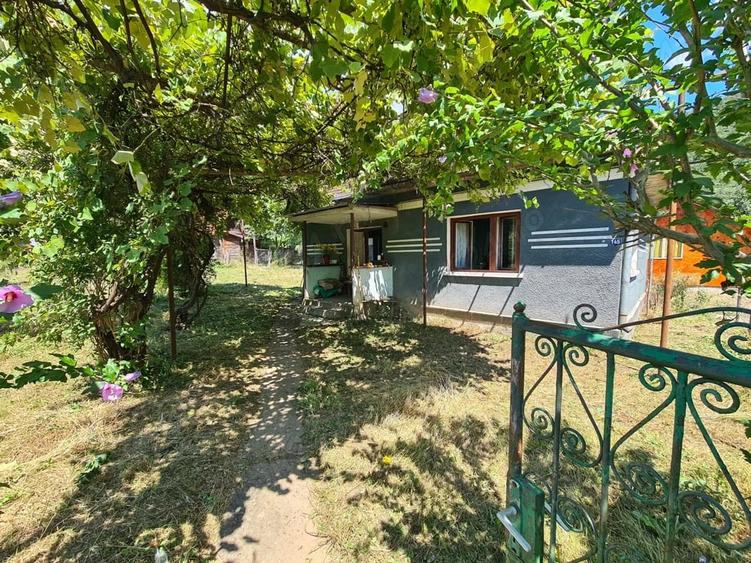 Casă cu 2 camere cu Teren 540 Mp în Hondol