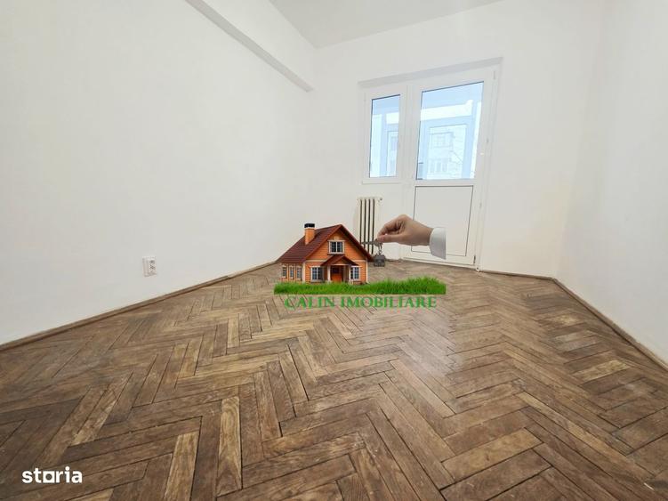 Apartament cu 4 camere decomandat în Galata