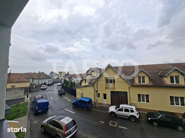 Apartament cu 3 camere decomandat, mobilat în Lazaret