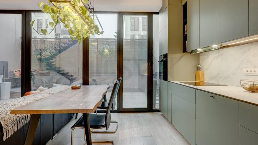 Apartament cu 3 camere semidecomandat în Herăstrău