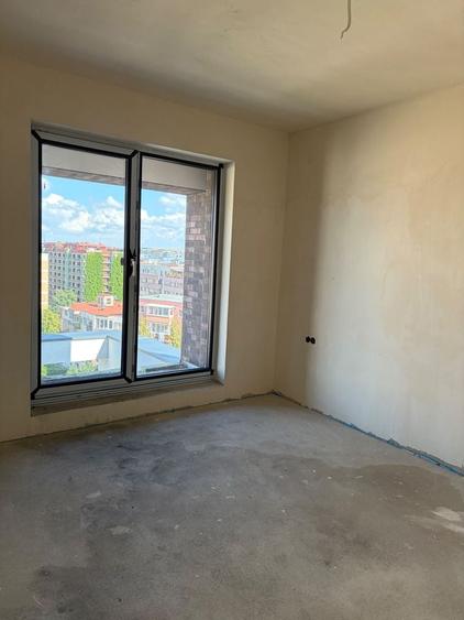 Apartament cu 3 camere semidecomandat în Mărăști