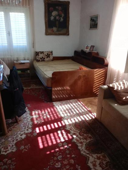 Casă cu 4 camere cu Teren 4000 Mp în Central