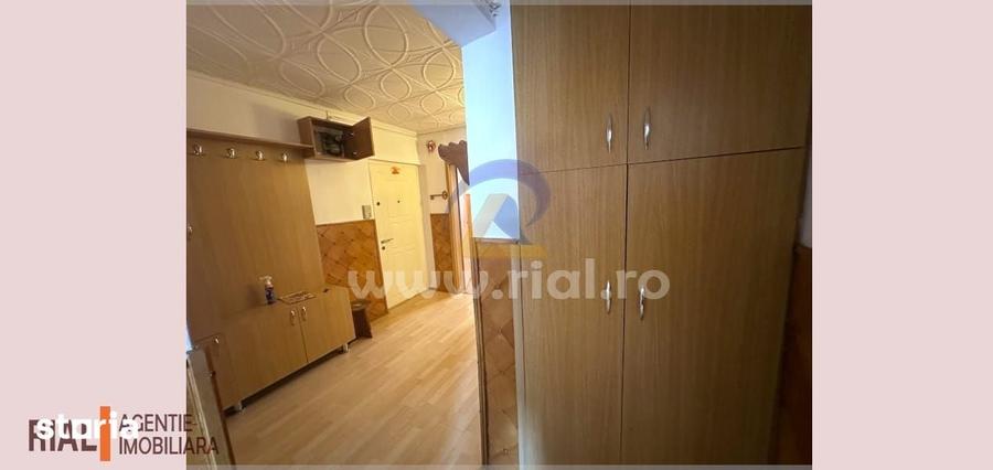 Apartament cu 3 camere decomandat în Vitrometan
