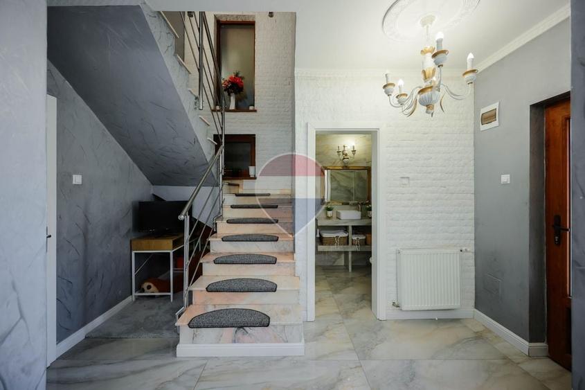 Casă individuală cu 4 camere cu Teren 250 Mp în Paleu