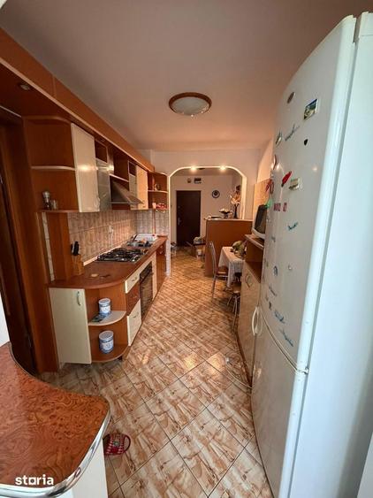 Apartament cu 3 camere decomandat în Copou
