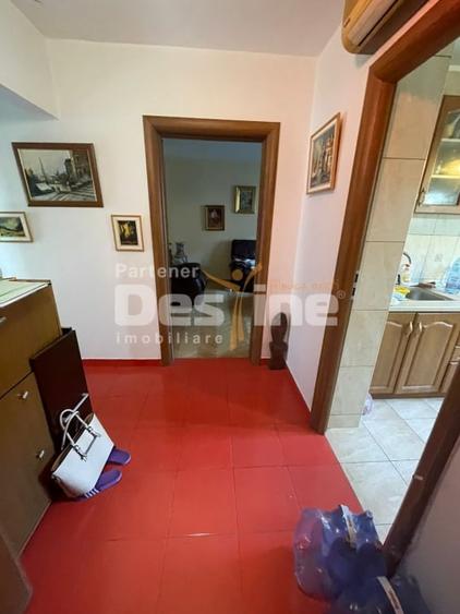 Apartament cu 3 camere decomandat, mobilat în Drumul Taberei