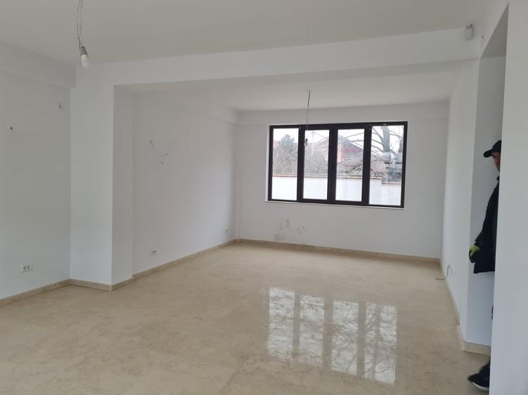 Casă cu 4 camere cu Teren 365 Mp în Cernica