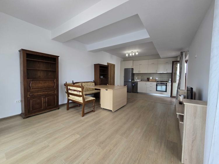 Apartament cu 2 camere decomandat în Cristian