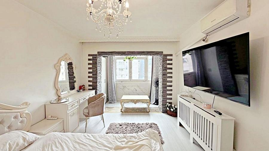 Apartament cu 3 camere decomandat, mobilat în Central