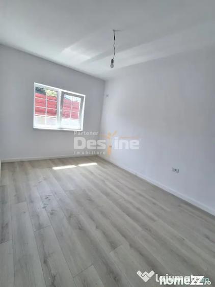Casă cu 4 camere cu Teren 450 Mp în Valea Adâncă