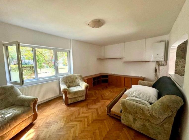 Apartament cu 2 camere decomandat în Zorilor