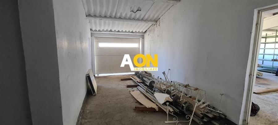 Spațiu industrial, de 1,077 mp, în Periferie