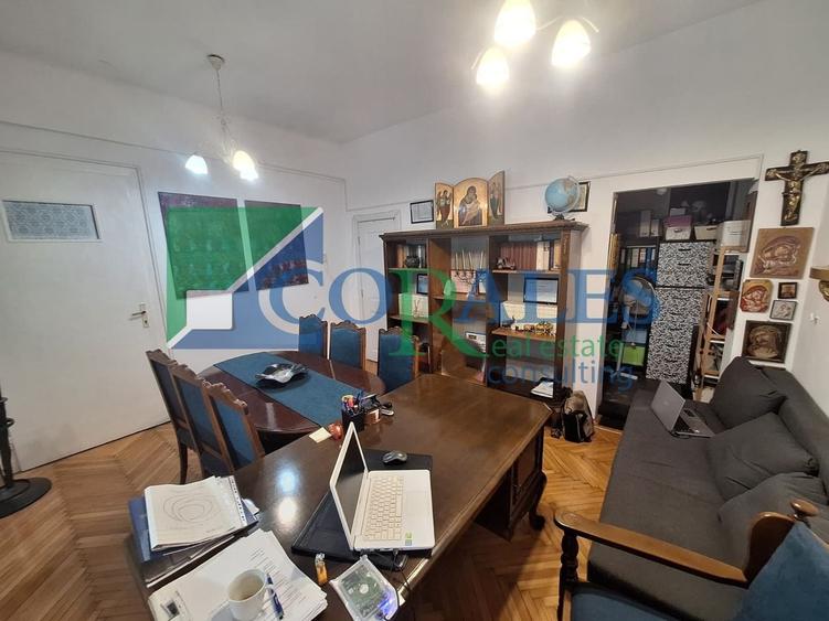 Apartament cu 5 camere decomandat, mobilat în Ultracentral