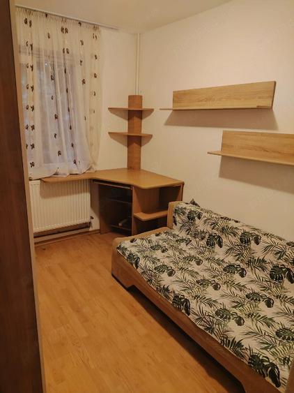 Apartament cu 3 camere decomandat în Giurgiului
