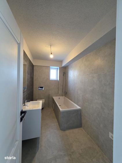 Apartament cu 3 camere decomandat în Albești