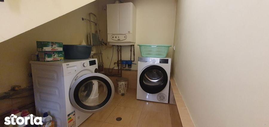 Casă cu 5 camere cu Teren 500 Mp în Ronaț