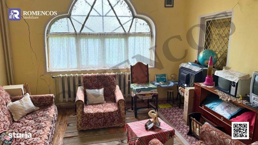 Casă cu 4 camere cu Teren 4100 Mp în Central