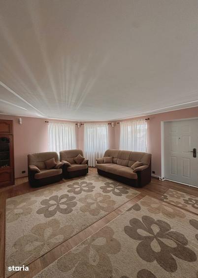 Casă cu 4 camere cu Teren 1670 Mp în Central
