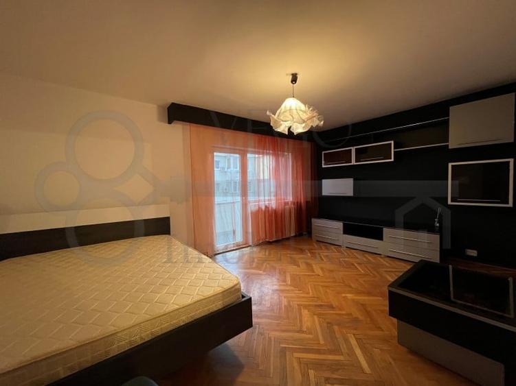 Apartament cu 3 camere decomandat, mobilat în Mărăști