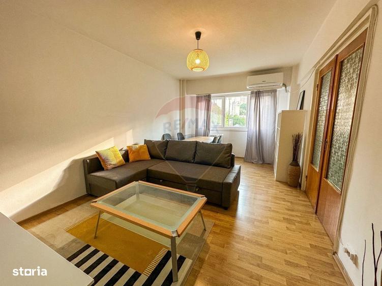 Apartament cu 3 camere semidecomandat în Universitate