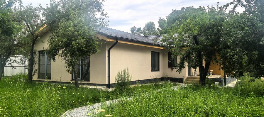 Casă individuală cu 4 camere cu Teren 1017 Mp în Central