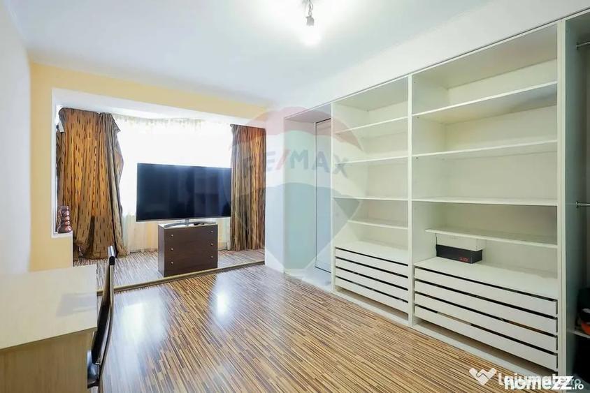 Apartament cu 3 camere decomandat în Nufărul