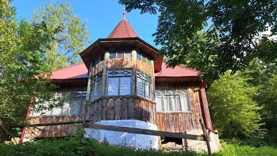 Casă cu Teren 30 Mp în Poșaga