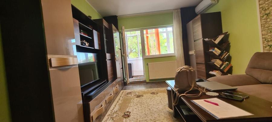 Apartament cu 2 camere decomandat, mobilat în Micro 20
