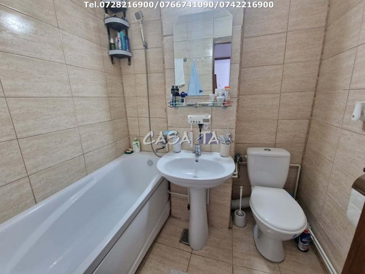 Apartament cu 2 camere semidecomandat, mobilat în 9 Mai
