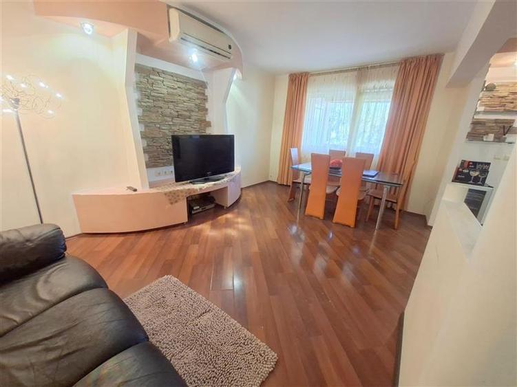 Apartament cu 3 camere decomandat în 9 Mai