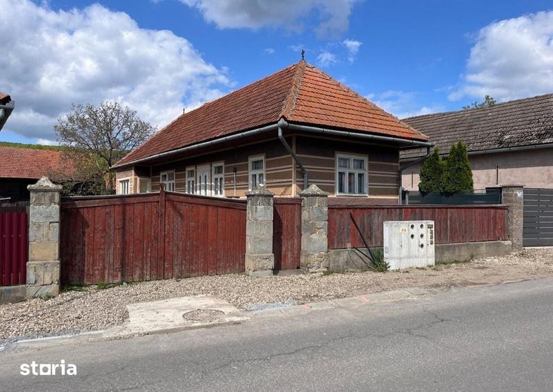 Casă cu 2 camere cu Teren 659 Mp în Central